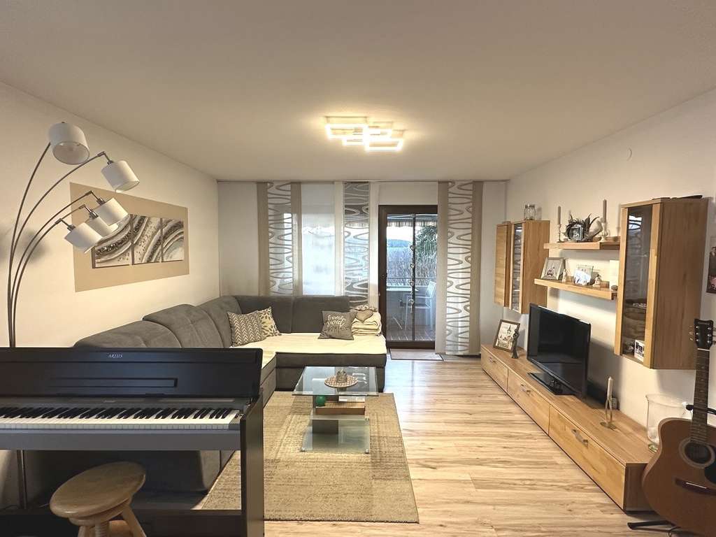 Immobilie in Dettingen unter Teck - Attraktive 3-Zimmerwohnung - Bild 2