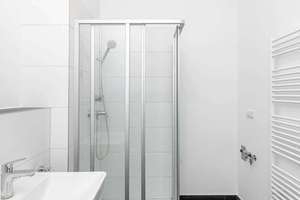 Investoren-Highlight: WG-taugliche 6-Zi.-Wohnung mit Wohnküche, Terrasse & Top-Anbindung – Die vollständige Adresse der Immobilie erhältst du vom Anbieter., 10247 Friedrichshain, Berlin – Vorschaubild 4