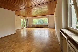Großer Bungalow in ruhiger Sackgasse in Frankfurt-Fechenheim auf herrlich eingewachsenem Grundstück – Die vollständige Adresse der Immobilie erhältst du vom Anbieter., 60386 Fechenheim, Frankfurt am Main – Vorschaubild 4