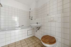115 m² Wohn-/Nutzfläche -  Einladende 2,5-Zimmer-Maisonettewohnung mit großzügigem hellem Hobbyraum – Die vollständige Adresse der Immobilie erhältst du vom Anbieter., 80997 Allach, München – Vorschaubild 6