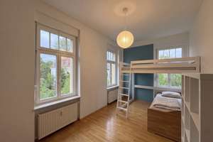 Charmante 4-Raum-Wohnung mit Balkon und Stellplatz – Die vollständige Adresse der Immobilie erhältst du vom Anbieter., 1109 Klotzsche (Stadtteil), Dresden – Vorschaubild 2