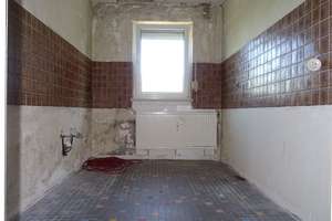 SELBSTNUTZER / KAPITALANLEGER: RENOVIERUNGSBEDÜRFTIGE WOHNUNG MIT VIEL POTENZIAL IN BEGEHRTER LAGE – 60431 Ginnheim, Frankfurt am Main – Vorschaubild 7