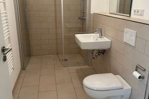 Stilvoll leben: Helle 2-Zimmer-Wohnung – Fußbodenheizung & Einbauküche inklusive – Robert-Bosch-Straße 18 B, 64293 Darmstadt-Nord, Darmstadt – Vorschaubild 4