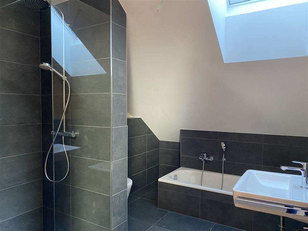 Immobilie in Lengdorf - „MODERNE 2-ZIMMER-DACHGESCHOSSWOHNUNG MIT BALKON“
ENERGIEEFFIZIENTER HOLZ-NEUBAU IN 84435 LENGDORF - Bild 4