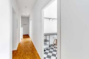 Saniertes Gründerzeit-Juwel in Friedrichshain: Helle 1-Zimmer-Wohnung mit Balkon, 53 m² – Die vollständige Adresse der Immobilie erhältst du vom Anbieter., 10243 Friedrichshain, Berlin – Vorschaubild 3