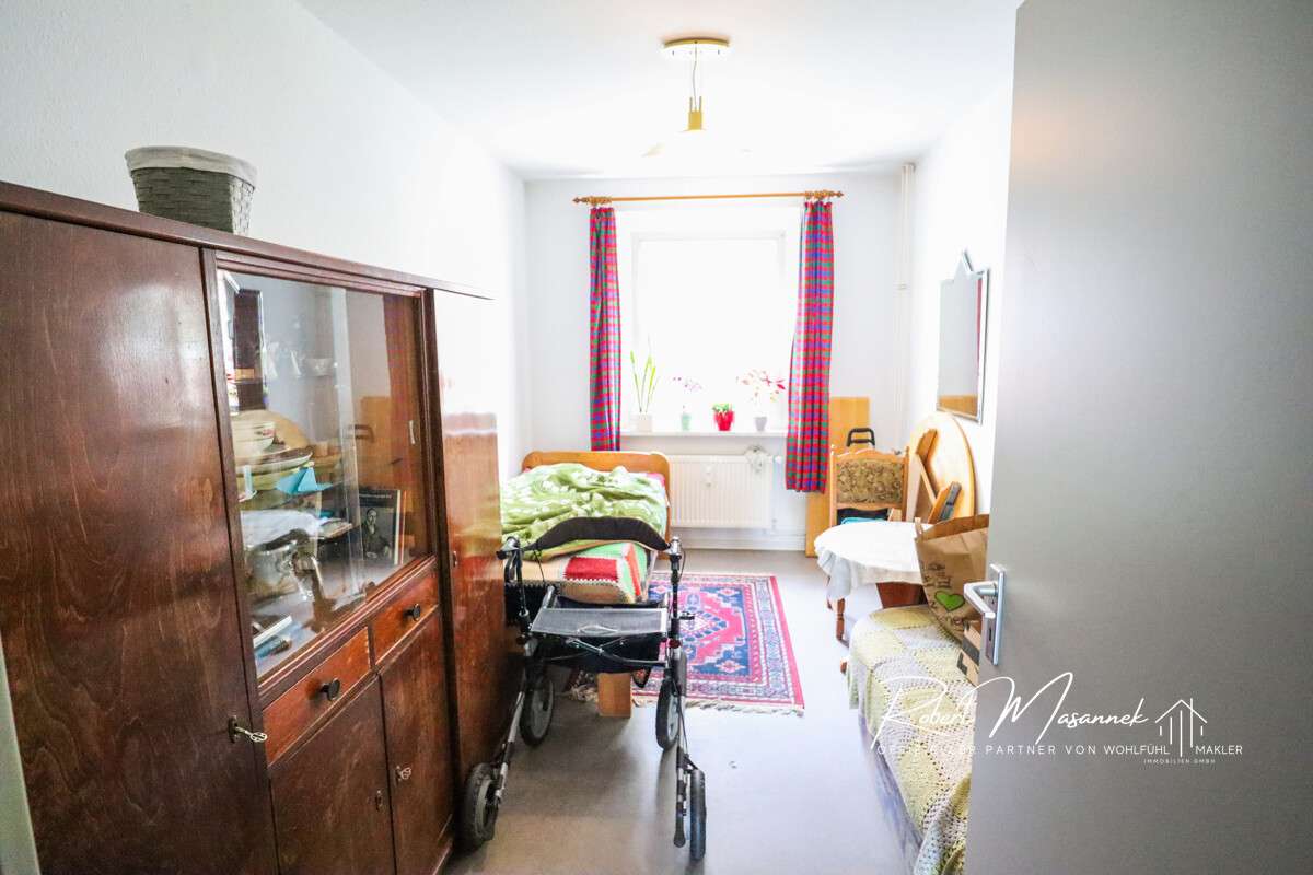 Immobilie in Zerbst/Anhalt - Gemütliche 3-Zimmer-Wohnung in ruhiger Lage – frisch sanierter Balkon mit Blick ins Grüne - Bild 0