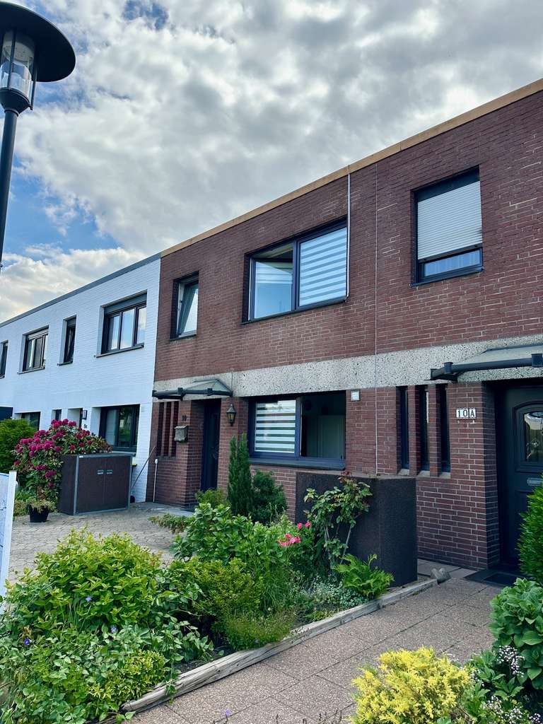 Krefeld-Benrad–gepflegtes Reihenmittelhaus mit liebevoll angelegten Garten im ruhigen Wohngebiet