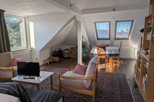 E-Stadtwald: Äußerst charmante und gemütliche Dachgeschosswohnung in traumhafter Wohnlage!