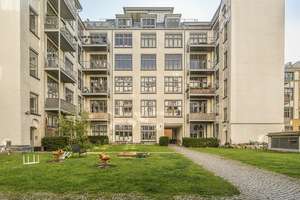 Stilvolle Loftwohnung mit Balkon und TG – Jetzt Besichtigung sichern! – Die vollständige Adresse der Immobilie erhältst du vom Anbieter., 10243 Friedrichshain, Berlin – Vorschaubild 1