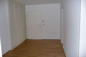 Ganz oben!  Schöne  2-Zimmer-Süd-Wohnung mit Charme, zwei Balkone   U-Bahnnähe (U6) – Wolkerweg 8 a, 81375 Neuhadern, München – Vorschaubild 11