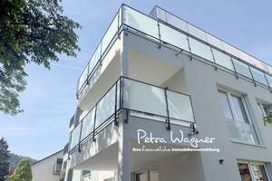 Sehr beliebt in der Wiehre: attraktive 4 Zimmer, 2 Balkone und ein Garagenstellplatz direkt am Haus