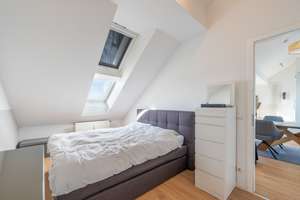 Aigner - Lichtdurchflutete 2-Zimmer-Dachgeschosswohnung mit sonnigem Balkon in Laim – Die vollständige Adresse der Immobilie erhältst du vom Anbieter., 80686 Friedenheim, München – Vorschaubild 7