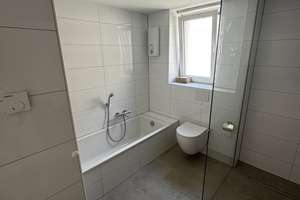 Helle 3 Zimmer Wohnung im 1. OG mit Balkon in Solingen-Gräfrath – Obenflachsberg 109, 42653 Gräfrath, Solingen – Vorschaubild 4