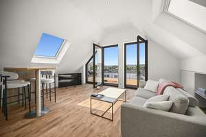 Exklusive Dachgeschosswohnung mit Einbauküche und großem Sonnenbalkon inkl. Panoramablick im Zentrum – Hauptstraße 70, 53604 Bad Honnef – Vorschaubild 2
