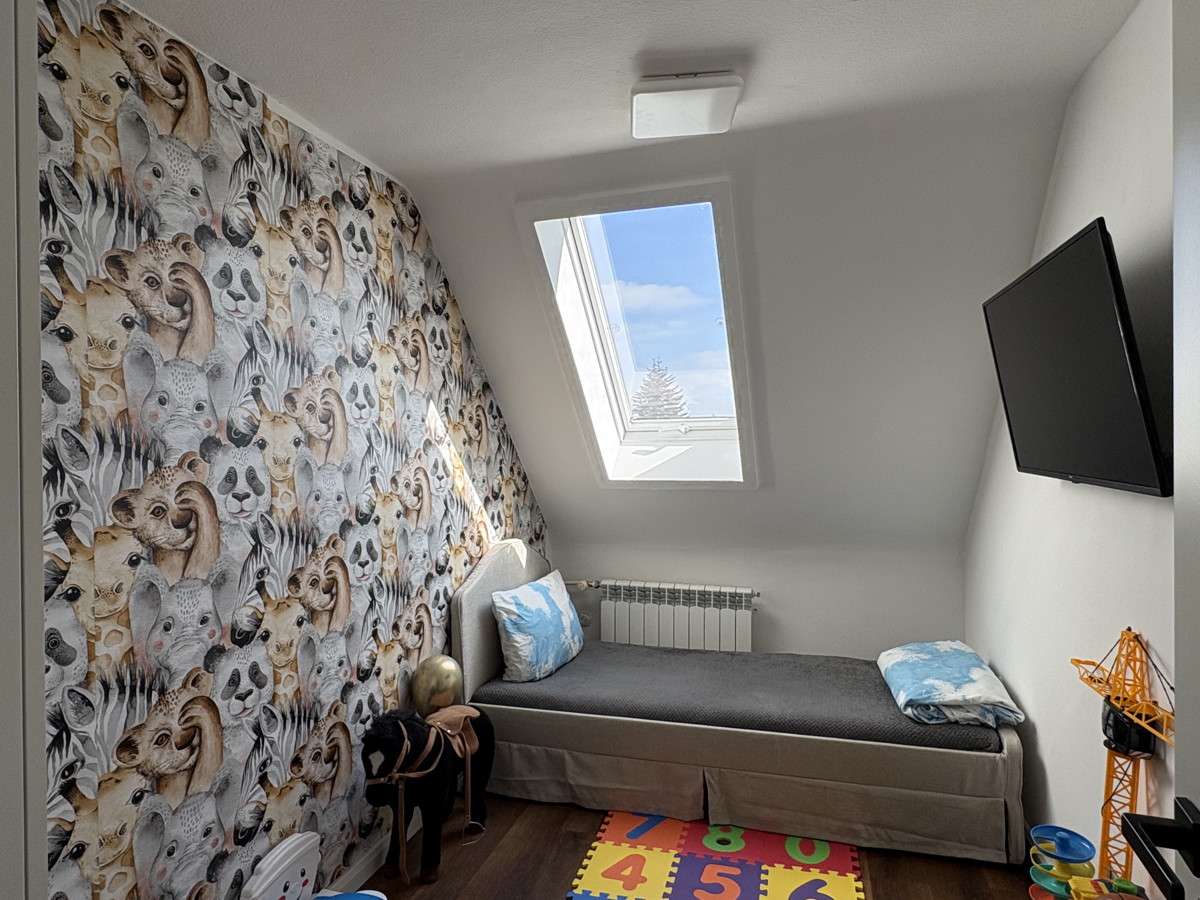 Immobilie in Bad Nenndorf - KARSTEN IMMOBILIEN ermöglicht Ihnen: Moderne DG-Wohnung mit großem Balkon und Top-Ausstattung - Bild 0