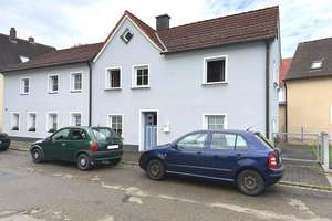 KILIAN IMMOBILIEN! RENOVIERTE DHH MIT KELLER + 2 WOHNUNGEN MIT 100 M² WFL IN ALLERSBERG! – Die vollständige Adresse der Immobilie erhältst du vom Anbieter., 90584 Allersberg – Vorschaubild 2