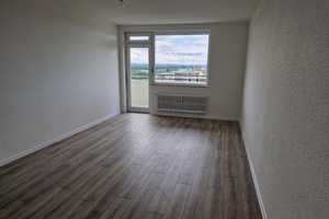 Helle 2-Zimmer-Wohnung mit Weitblick! In Porz-Finkenberg – Konrad-Adenauer-Straße 72 - 80, 51149 Köln – Vorschaubild 1