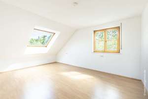 Ca. 91 m² Wohn-/Nutzfläche: Bezugsfreie Dachgeschosswohnung mit offener Galerie und Südloggia – Die vollständige Adresse der Immobilie erhältst du vom Anbieter., 80993 Alt-Moosach, München – Vorschaubild 12