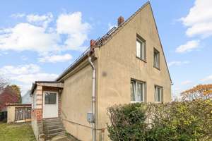 Machen Sie was draus...Einfamilienhaus mit großem Grundstück in ruhiger Siedlungslage in Großenhain – Die vollständige Adresse der Immobilie erhältst du vom Anbieter., 1558 Großenhain – Vorschaubild 2