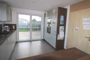 Miete auf Zeit: Hochwertiges Einfamilienhaus mit Einliegerwohnung und tollem Garten in Eiselfing – Die vollständige Adresse der Immobilie erhältst du vom Anbieter., 83549 Eiselfing – Vorschaubild 11
