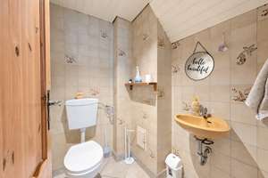Freistehendes EFH mit 227 m² Wohnfläche und traumhaftem Garten direkt am Bach! – Schulstr. 6, 47627 Kevelaer – Vorschaubild 7