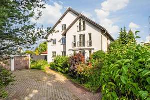 Energieeffizientes Reihenhaus mit Terrasse, Garage und viel Platz in Berlin-Biesdorf