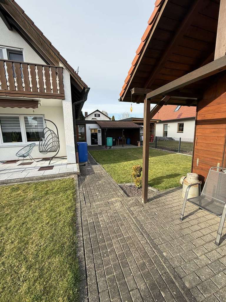 Immobilie in Bobingen - viel Platz für viele Möglichkeiten - großzügiges EFH mit DG und Carport - Bild 4