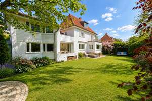 Charmante Stadtvilla mit separatem Gästehaus/Einliegerbereich in schöner und ruhiger Lage