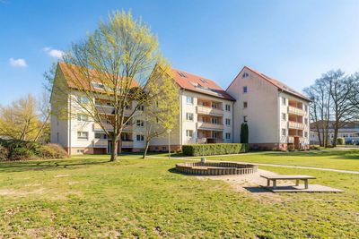 Hochparterrewohnung mit Balkon und Stellplatz in ruhiger Lage