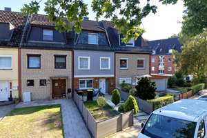 Saniertes Reihenhaus mit Südgarten und Garage
