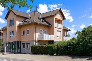 Vermietetes Mehrfamilienhaus mit zusätzlicher Bürofläche *VERHANDLUNGSBASIS* – Die vollständige Adresse der Immobilie erhältst du vom Anbieter., 95145 Oberkotzau – Vorschaubild 1