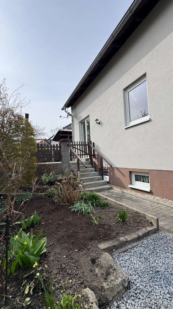 Immobilie in Böhlen - Nähe Leipzig - sehr gepflegtes EFH mit Terrasse und Garten sowie Garage - direkt vom Eigentümer - Bild 1