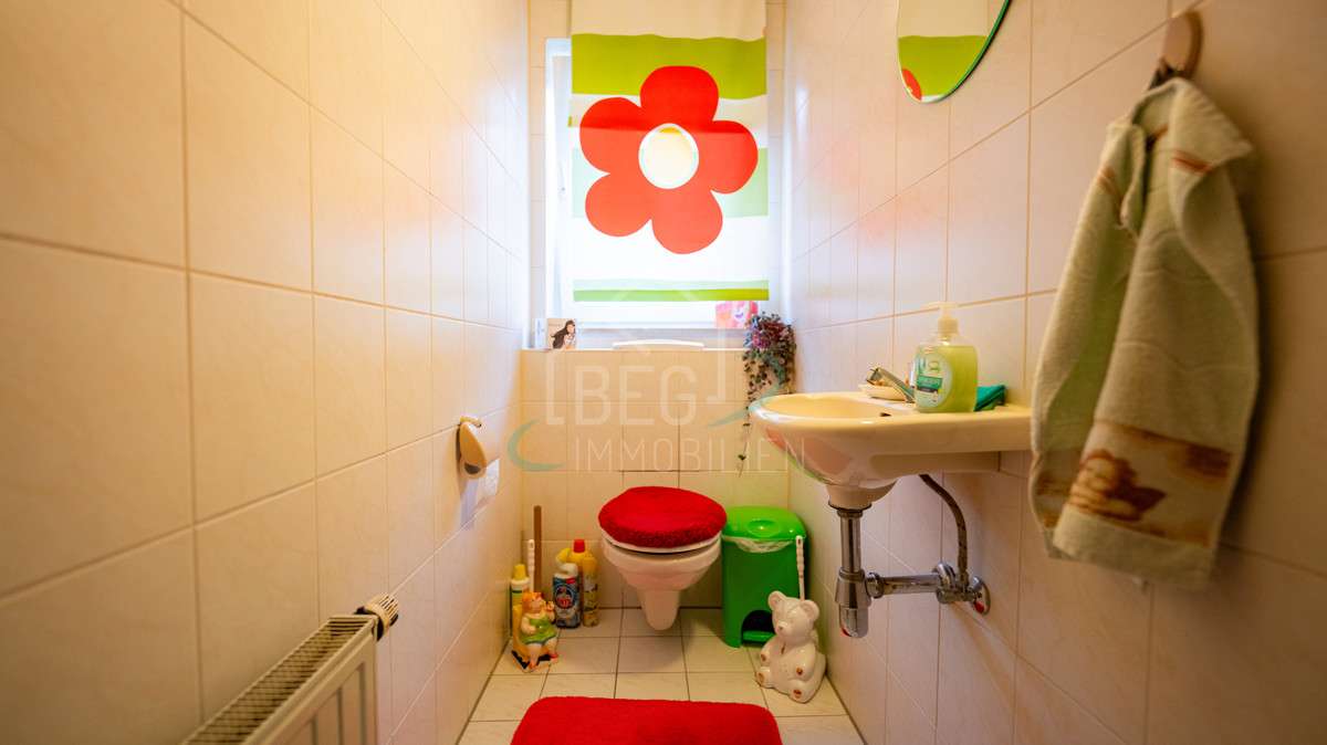 Immobilie in Fichtenberg - Lichtdurchflutete Erdgeschosswohnung mit Garage und Stellplatz - Bild 2