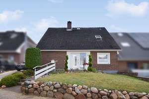 Kompakt & gemütlich: Modernes Haus mit 4-5 Zimmern und kleinem, idyllischem Garten in ruhiger Lage.. – Die vollständige Adresse der Immobilie erhältst du vom Anbieter., 24558 Henstedt-Ulzburg – Vorschaubild 16