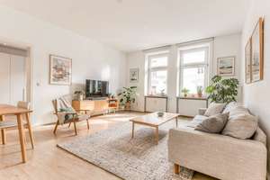 Altbaucharme trifft zentrale Lage: Lichtdurchflutete 2-Zimmer-Wohnung in Haidhausen – Die vollständige Adresse der Immobilie erhältst du vom Anbieter., 81667 Haidhausen Süd, München – Vorschaubild 3