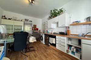 Mittendrin und trotzdem ruhig! Hübsche Stadtwohnung mit Balkon in der Düsseldorfer City – Karl-Anton-Straße xx, 40211 Düsseldorf – Vorschaubild 3