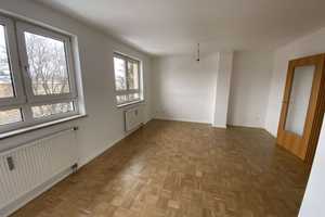 Freundliche 2-Raum-DG-Wohnung mit EBK zentral in Ingolstadt – Ingolstadt – Vorschaubild 3