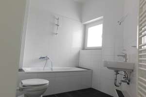 2,5-Zimmer Wohnung mit Loggia, voll renoviert! – Dorstener Str. 20, 45143 Altendorf, Essen – Vorschaubild 2