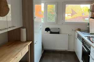 Sanierte Dachgeschosswohnung mit drei Zimmern sowie Balkon und EBK in Stuttgart Luginsland – Stuttgart – Vorschaubild 4