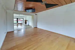 Königsdorf: Freistehendes Haus mit 7 Zimmern, Kamin, Anbau, Garage, Garten & Vollkeller! – Rhein-Erft-Kreis – Vorschaubild 3
