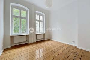 *4-Zimmer-Altbauwohnung mit Balkon, Stuck, Parkett und Einbauküche* – Knesebeckstr. 4, 10623 Charlottenburg, Berlin – Vorschaubild 20
