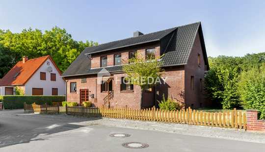 Bild von Naturnahes Wohnen: Attraktives Ein- bis Zweifamilienhaus mit großem Grundstück, Garage und Werkstatt