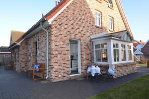 LANGEOOG: Wunderschönes Reihenendhaus "Villa Angula" in exponierter Lage unweit dem Strand! – Wittmund (Kreis) – Vorschaubild 1