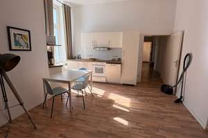 Bezugsfreie 2-Zimmer-Oase am Boxhagener Platz – Die vollständige Adresse der Immobilie erhältst du vom Anbieter., 10245 Friedrichshain, Berlin – Vorschaubild 4