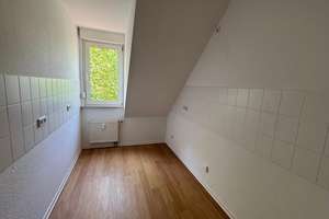 Gemütliche 3-Zimmer-Dachgeschosswohnung mit Balkon – Johannes-Hoffart-Straße 13, 68163 Neuostheim/Neuhermsheim, Mannheim – Vorschaubild 2