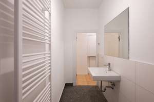 Charmante 2-Zimmer Altbauwohnung mit Terrasse und Privatgarten – Die vollständige Adresse der Immobilie erhältst du vom Anbieter., 10555 Moabit, Berlin – Vorschaubild 8
