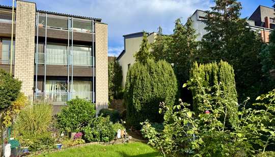 Bild von Architektur mit Charakter
großzügiges Split-Level-Haus mit 
separaten Vordergebäude, Garten & Gara