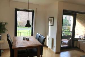 Freundliche, gepflegte 2-Zimmer-Wohnung mit Loggia und Einbauküche