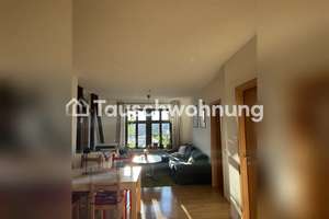 Tauschwohnung: Zentrales, großes WG Zimmer in 3er WG