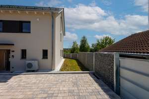 Schlüsselfertig ausgebautes Reihenendhaus mit Terrasse, Garten, 2 Stellplätzen, KFW 40 Effizienzhaus – Die vollständige Adresse der Immobilie erhältst du vom Anbieter., 84097 Herrngiersdorf – Vorschaubild 28